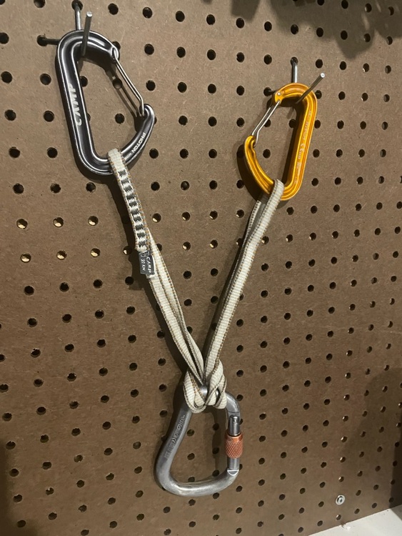 Girth Hitched Master Point - Redundant?