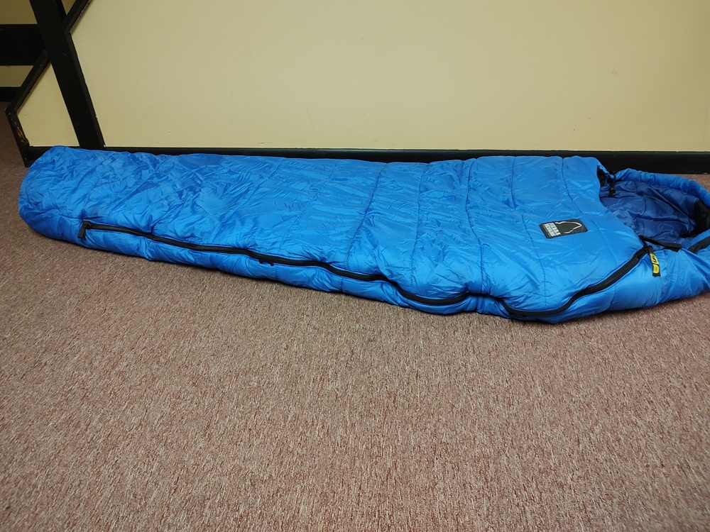 FS -Sierra Designs 10F Polarguard sleeping bag