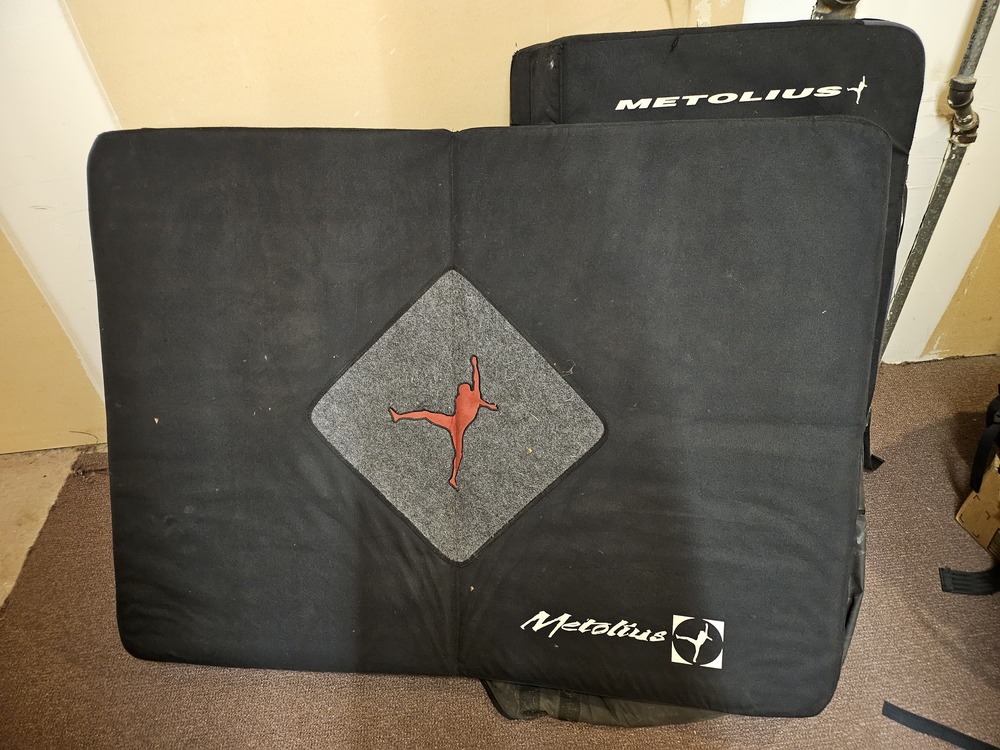 FS Metolius Bouldering pads
