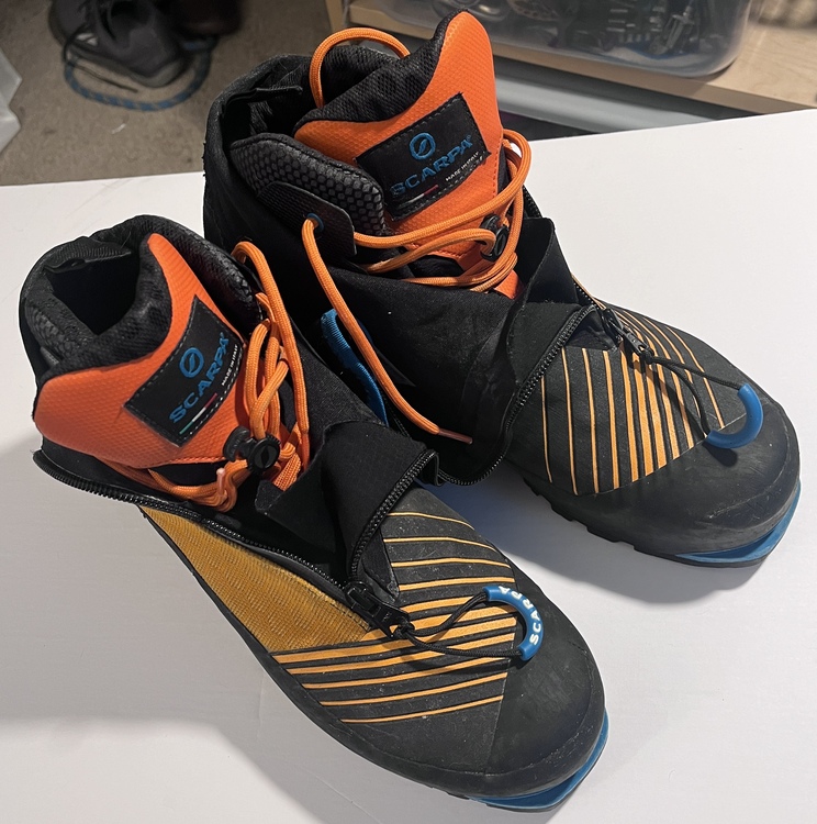 FS Scarpa Phantom Tech 41.5 Scarpa F1 AT ski boots 26.0