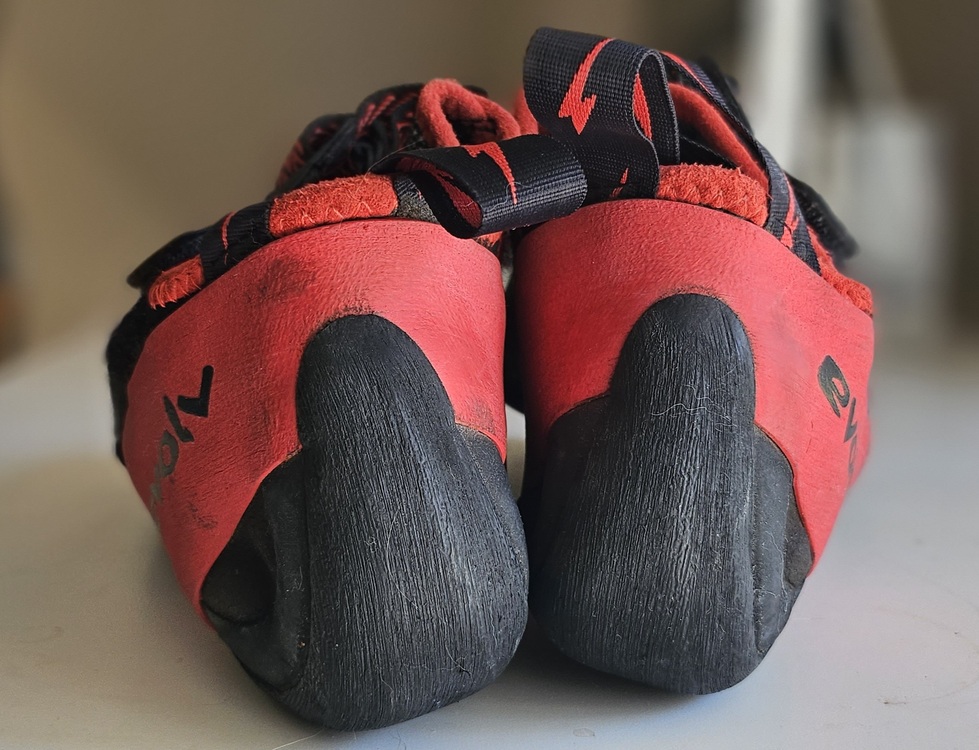 Agro hotsell climbing shoe