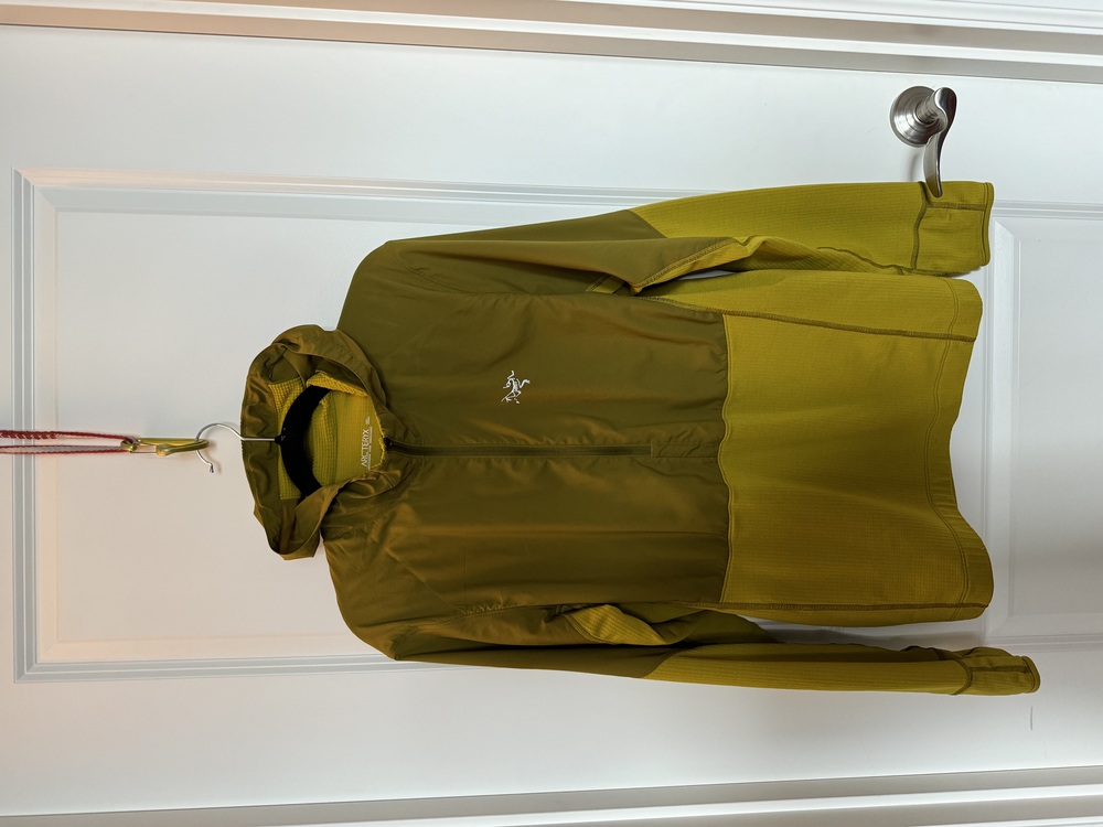 Massive Clothing Sale price drop lots of Arcteryx tons of Icebreaker shirts lots of minimally used and new stuff