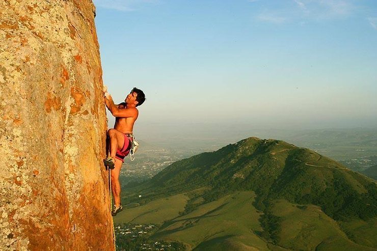 Ken Klis on Edgeucation, Bishop Peak summit.<br>
photo Tom Slater<br>
slatervision.com