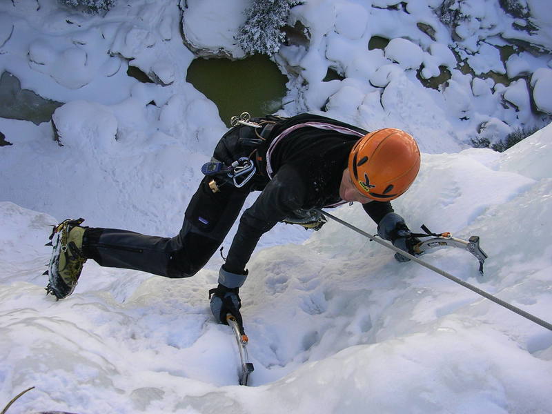 Gordo clearing the bulge at the top...ice bulge.