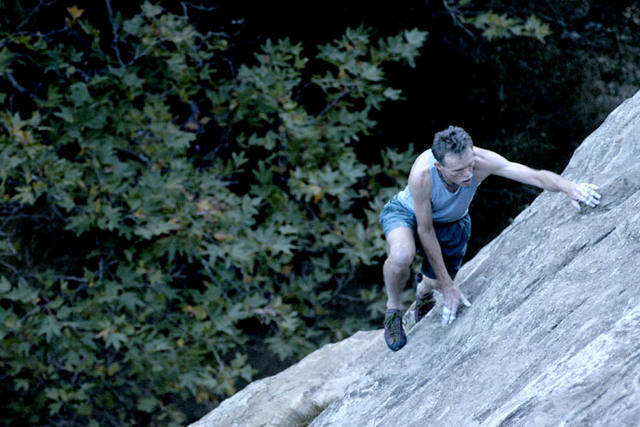 Santa Barbara local Pat Shourds takes a solo-stroll up Face Lift.