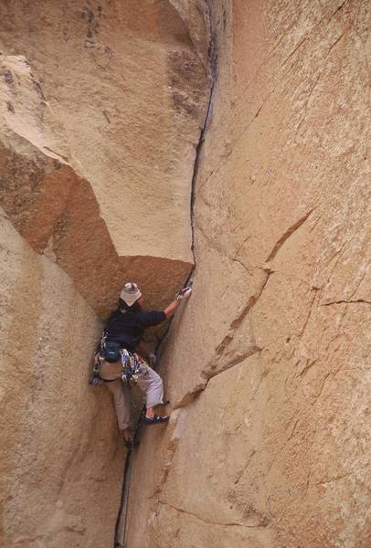 Mark D climbing Delirium Tremens.