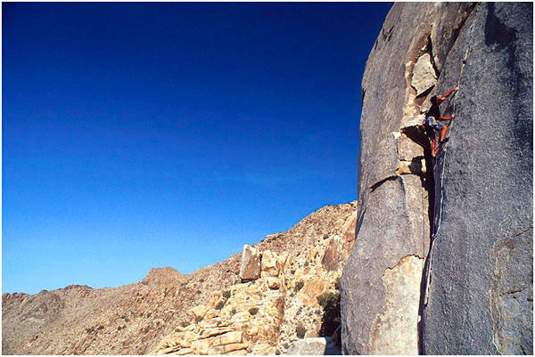 Brian Weiss, of Sacramento, thanks the heavens that he braved the long hike in. 200 Motels (5.8).<br>
www.EarthworksImagery.com