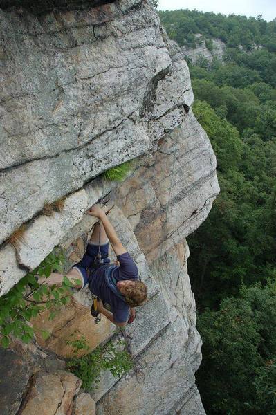 Jeff Arliss chalking up for the crux.