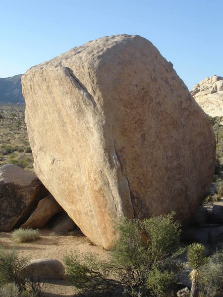 White Rastafarian (V3) boulder © 