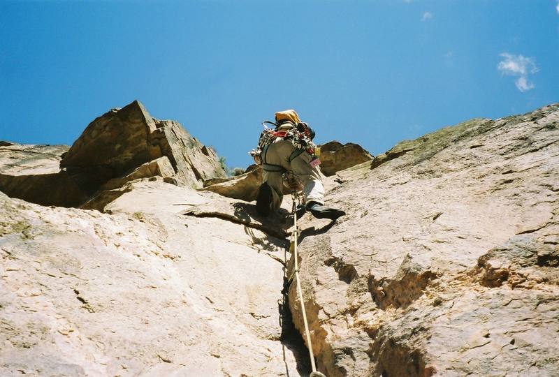 Mark Sokol leading the 10b crack (P3 or 4?).