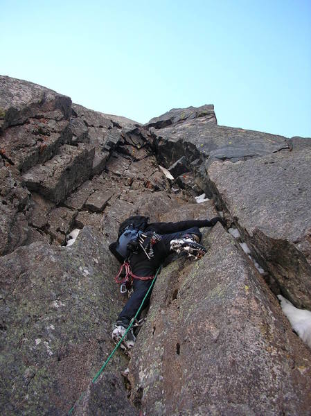 Eric leading the direct start to Right Chimney.