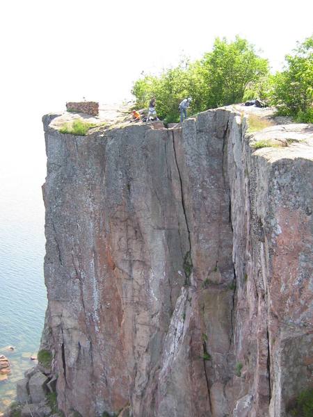 Setting up climbs on Palisade Head.