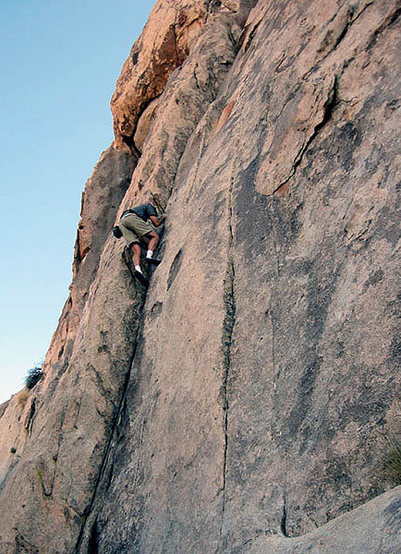 Steve Gerberding soloing "Dung Fu".<br>
Photo by Blitzo