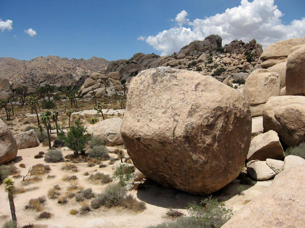 The "So High" boulder.<br>
Photo by Blitzo.