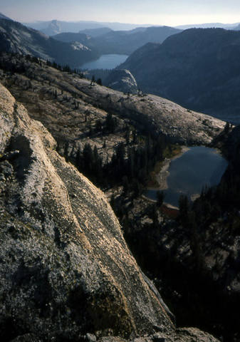 Looking west from "Hobbit Book".<br>
Photo by Blitzo.