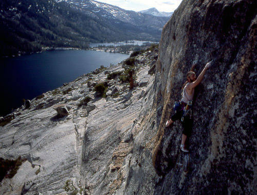 Mark Bauer on the first ascent of "I Don't Care".<br>
Photo by Blitzo.