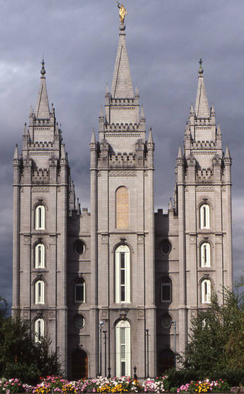 Mormon Temple-Salt Lake City.<br>
Photo by Blitzo.
