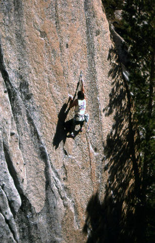 Jay Smith, clipping a bolt on "Hair Trigger".<br>
Photo by Blitzo.