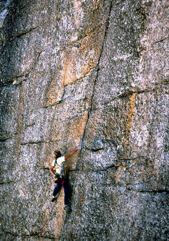 Climbing on East Cottage Dome.<br>
Photo by Blitzo.