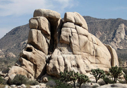 Chimney Rock-West Face.<br>
Photo by Blitzo.