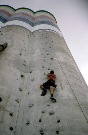 Silo climbing near Dallas.<br>
Photo by Todd Gordon.