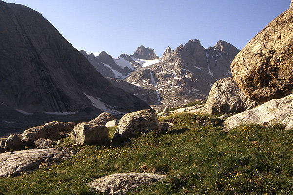 Titcomb Basin-north.<br>
Photo by Blitzo.