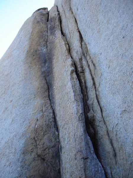 Looking up Black Finger (5.10a) ©