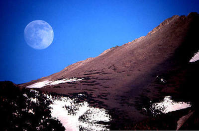 Red Mountain moonrise.<br>
Photo by Blitzo.