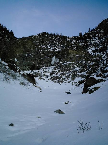 Zoomed out picture of the gully containing "[[Unnamed Gully]]105747502", "Unnamed Curtain" and "[[Round the Corner]]105747333" (21 Nov 06).