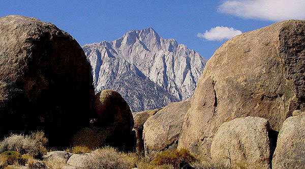 Lone Pine Peak.<br>
Photo by Blitzo.