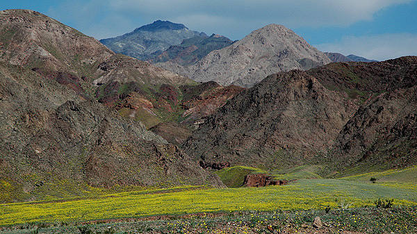 Magnificent Desolation-Southern Death Valley.<br>
Photo by Blitzo. 