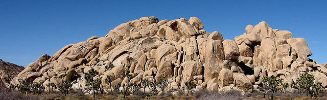 Arid Piles-Southwest Face.<br>
Photo by Blitzo.