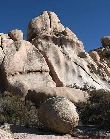 In The Wonderland of Rocks.<br>
Photo by Blitzo.