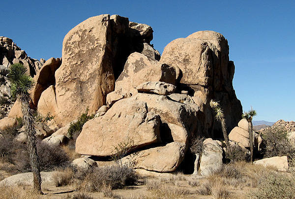 Pinyon Crag.<br>
Photo by Blitzo.