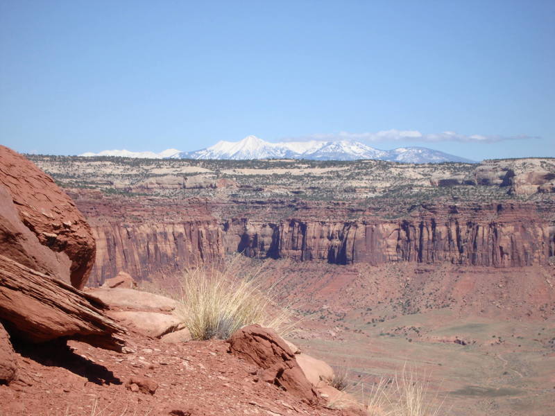 LA SAL MTNS, CAT WALL & RES. WALL