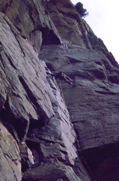 Tony Bubb getting into more serious Territory on 'Burning Chrome (5.9+, R)' on Redgarden Wall, in Eldo. Photo by Peter Spindloe, 2002.