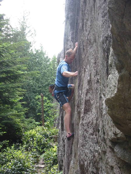 Kevin Vallely working out on Elastic Man 5.11 very height dependent. This photo doesn't do the Petrifying Wall justice; I'll post something better soon.
