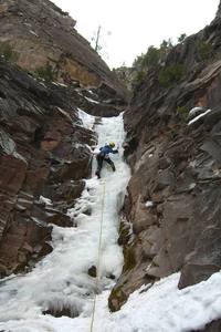 Leading the second pitch of Avocado Gully on 2/10/2007.