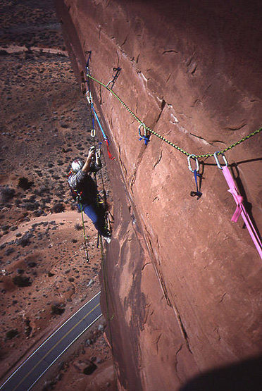 Zenyatta Entrada.  Note the LACK of pin scars..(About 5th ascent) Climber; Big Al Bartlett.<br>
Photo: Todd Gordon collection.