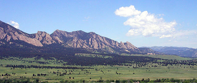 Flatirons.<br>
Photo by Blitzo.