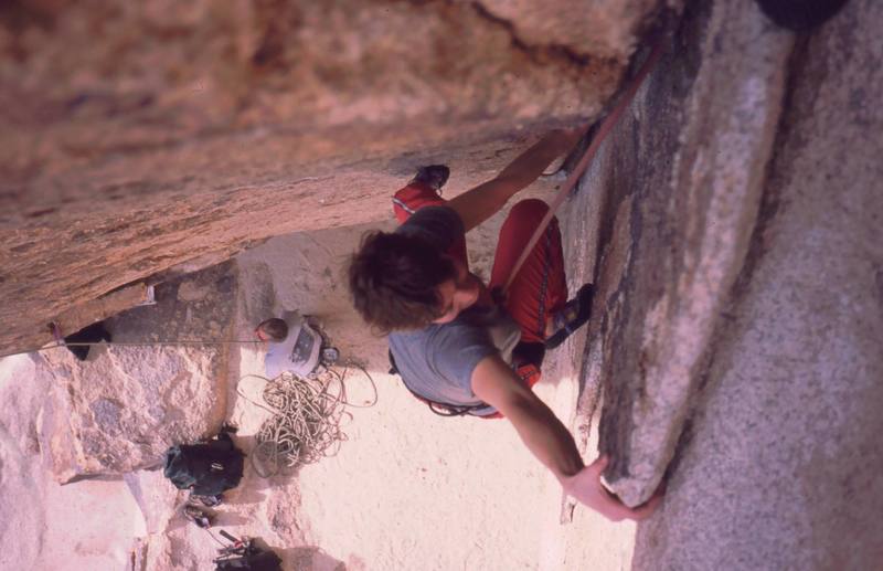 Karin Wadsack follows the short but sweet "La Reina" (5.9) in Indian Cove. Photo by Tony Bubb, 1/05.