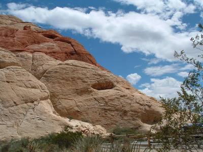 Just east of the parking lot, what looks like a left-leaning crack system is actually the entrance to the narrow front corridor.