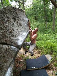 Rich Baker sends a new classic put up by Darryl Leonard in 2007.  It's called "Darryl's Chi" and probably goes at about V6.