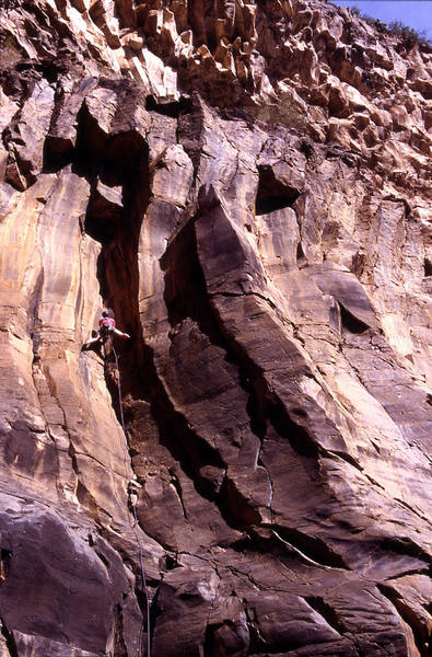 Perhaps the best basalt pitch in Arizona: Tomas Robison stems wide on the ultra-classic Black and Tan.