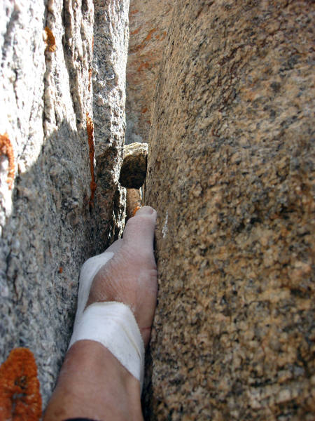 View straight up the handcrack on pitch two.  This could be near the top of pitch one.  Hard to recall six years later.