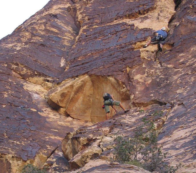 Brett completes the crux sequence of Black Dagger p2.