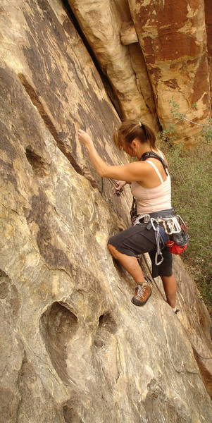 Leisha having fun on her first trad lead. <br>
<br>
(Taken 9/15/07)