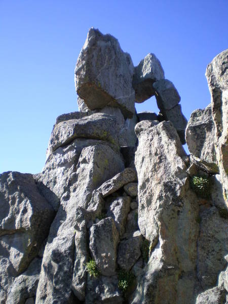 Teetering blocks of the "Bear", buttress #2, Tremont Mountain.
