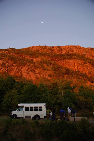 Early morning start in the parking lot of the Precipe