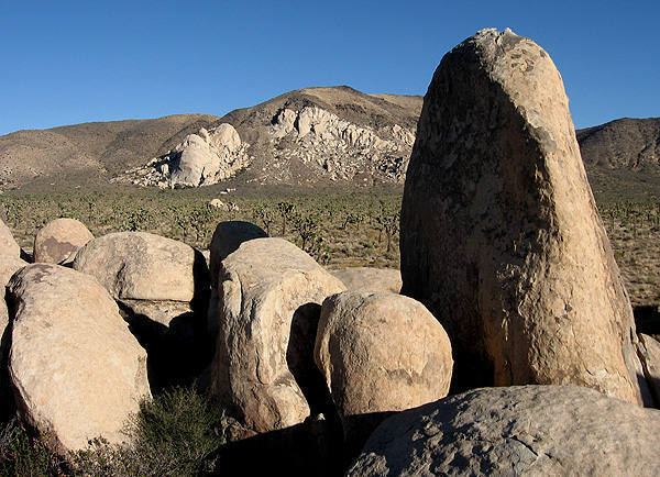 Planet X Pinnacle and the Saddle Rocks area.<br>
Photo by Blitzo.